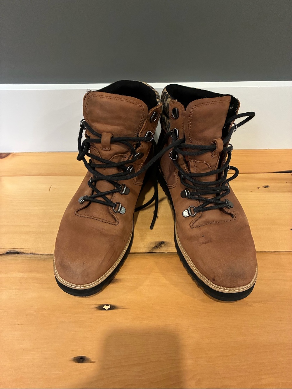 Toms women’s boots